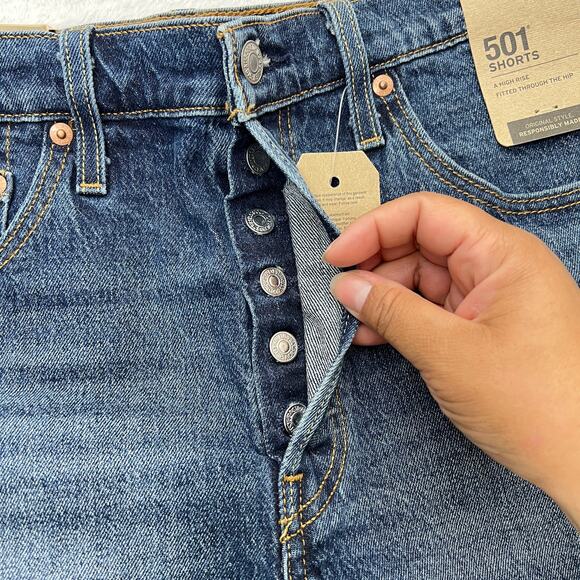 NWT Levi's 501 Button Fly Cut Off Women's Sz. 31 Denim Shorts Blue Medium Wash - Picture 8 of 9